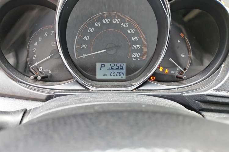 Used Toyota YARiS L Zhi Xuan 2020 1.5L CVT Leading Edition Odometer Close Up
