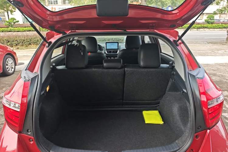Used Toyota YARiS L Zhi Xuan 2020 1.5L CVT Luxury Edition Trunk