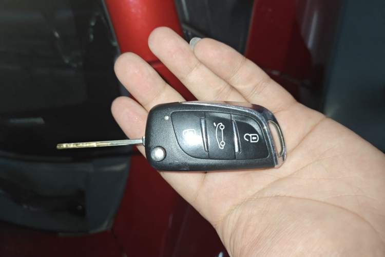Used Toyota YARiS L Zhi Xuan 2020 X-Trail X 1.5L CVT Luxury Edition Vehicle Key