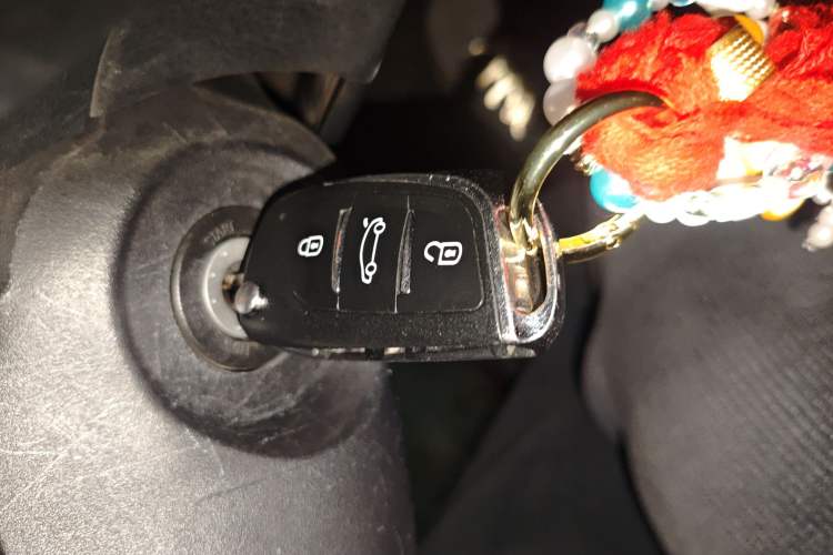 Used Toyota YARiS L Zhi Xuan 2020 1.5L CVT Leading Edition Vehicle Key