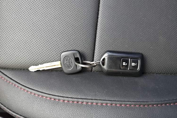 Used Toyota YARiS L Zhi Xuan 2020 1.5L CVT Leading Edition Vehicle Key