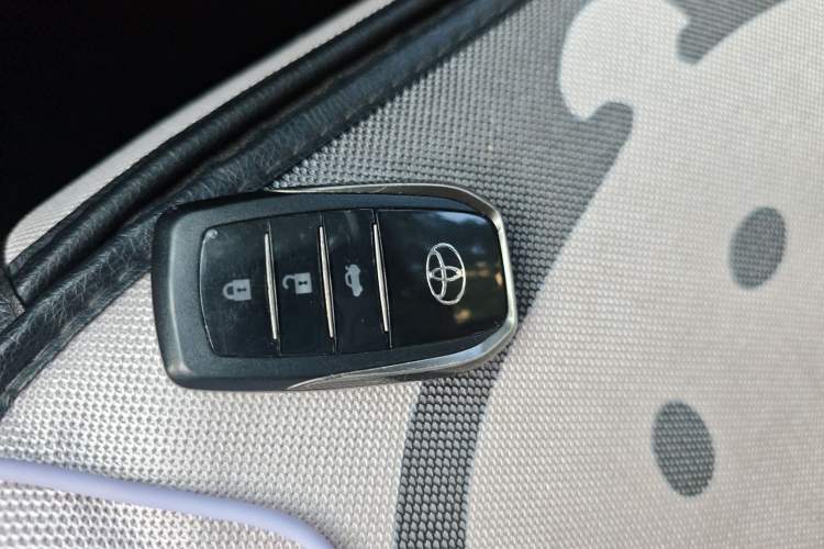 Used Toyota YARiS L Zhi Xuan 2020 X-Trail X 1.5L CVT Leading Edition Vehicle Key