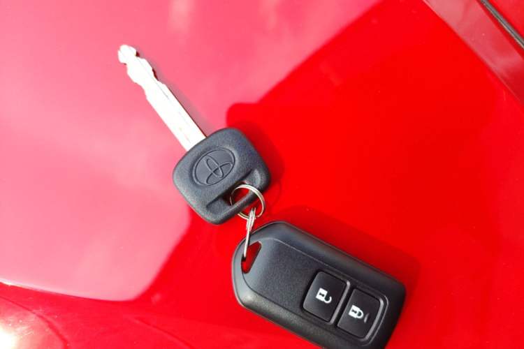 Used Toyota YARiS L Zhi Xuan 2020 X-Trail X 1.5L CVT Leading Edition Vehicle Key