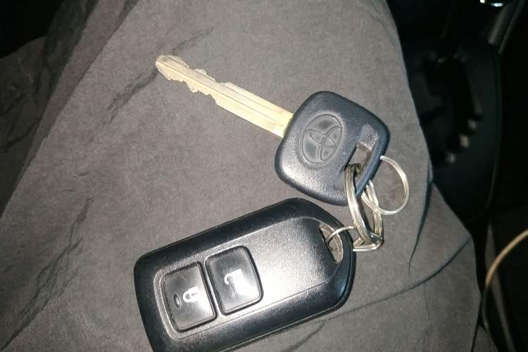 Used Toyota YARiS L Zhi Xuan 2020 1.5L CVT Leading Edition Vehicle Key