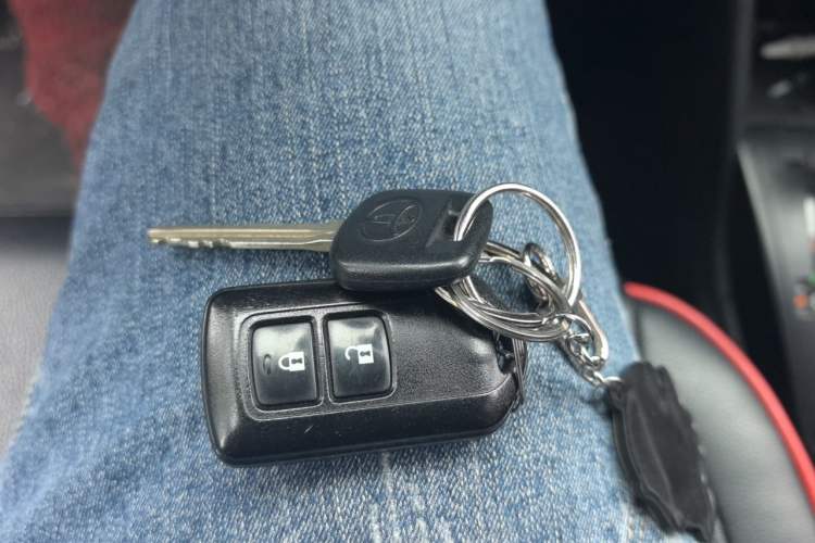 Used Toyota YARiS L Zhi Xuan 2020 1.5L CVT Leading Edition Vehicle Key