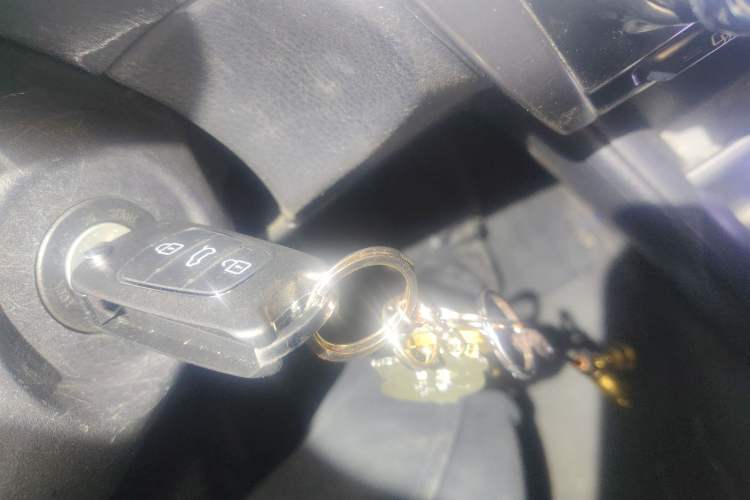 Used Toyota YARiS L Zhi Xuan 2020 X-Trail X 1.5L CVT Luxury Edition Vehicle Key