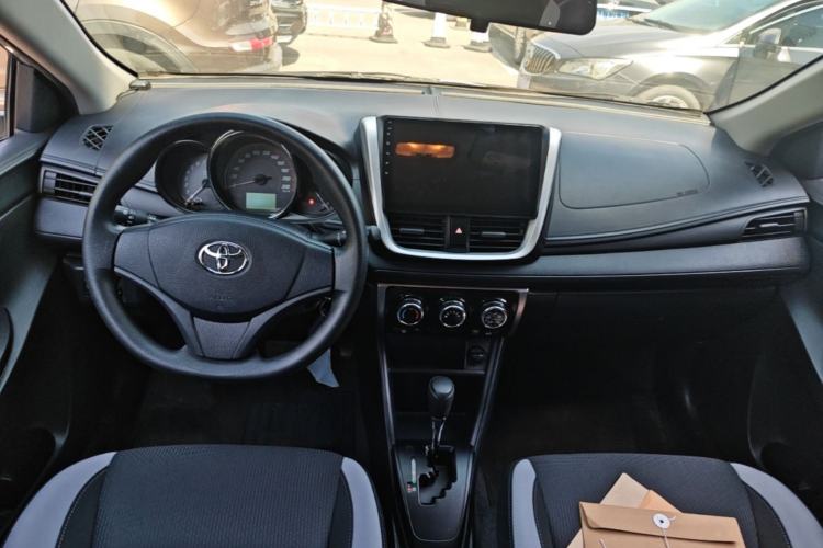 Used Toyota YARiS L Zhi Xuan 2020 1.5L CVT Leading Edition Center Console