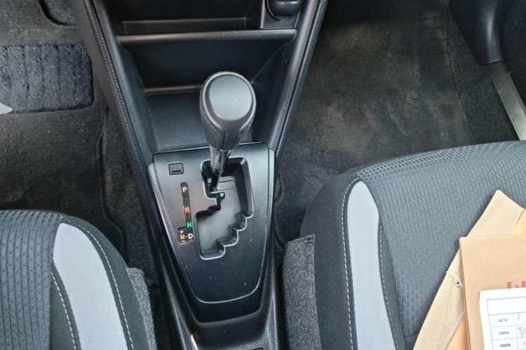 Used Toyota YARiS L Zhi Xuan 2020 1.5L CVT Leading Edition Gear Lever