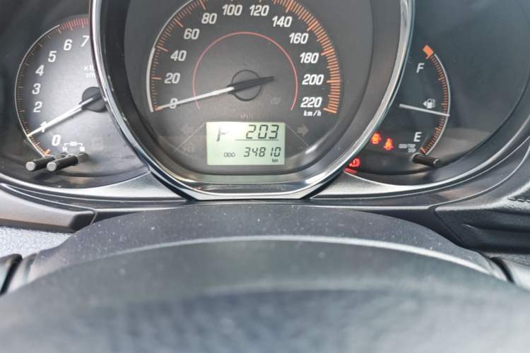 Used Toyota YARiS L Zhi Xuan 2020 1.5L CVT Leading Edition Odometer Close Up
