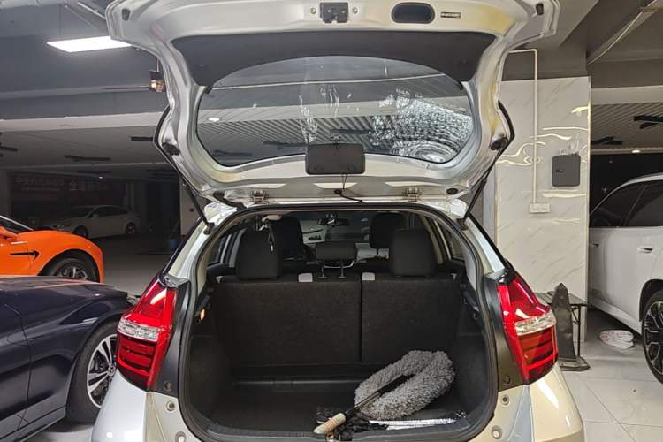 Used Toyota YARiS L Zhi Xuan 2020 1.5L CVT Leading Edition Trunk