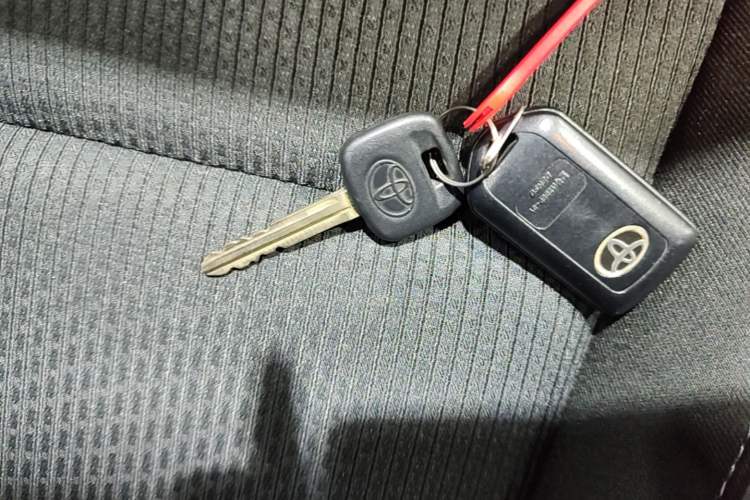 Used Toyota YARiS L Zhi Xuan 2020 1.5L CVT Leading Edition Vehicle Key