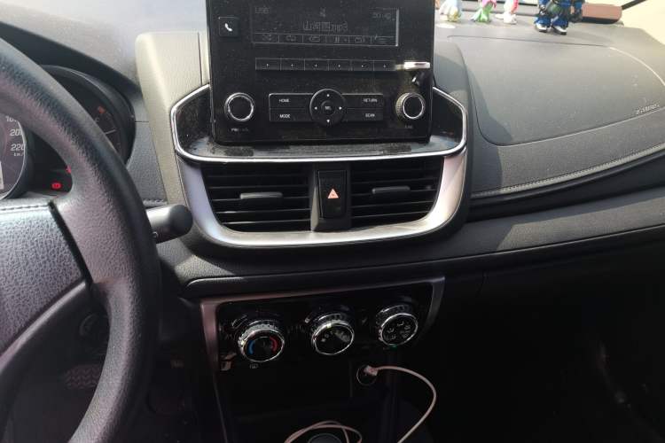 Used Toyota YARiS L Zhi Xuan 2020 1.5L CVT Leading Edition Audio And AC Panel