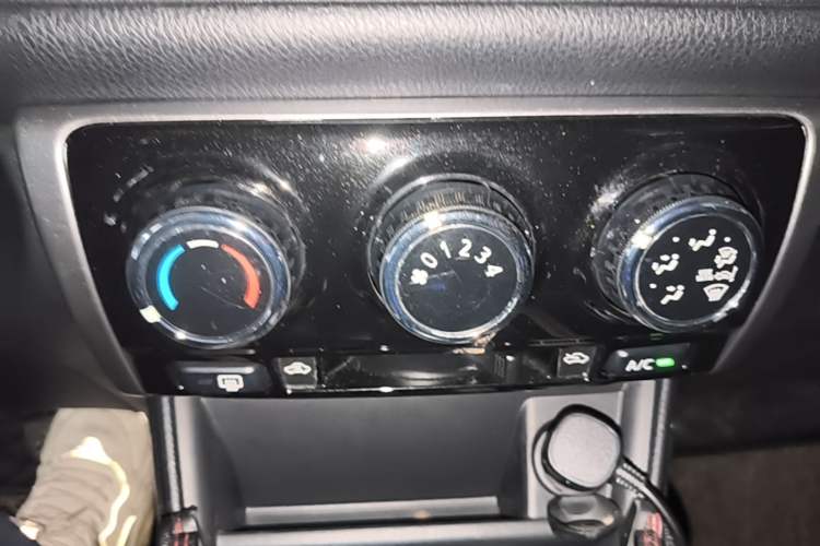 Used Toyota YARiS L Zhi Xuan 2020 X-Trail X 1.5L CVT Leading Edition Audio And AC Panel