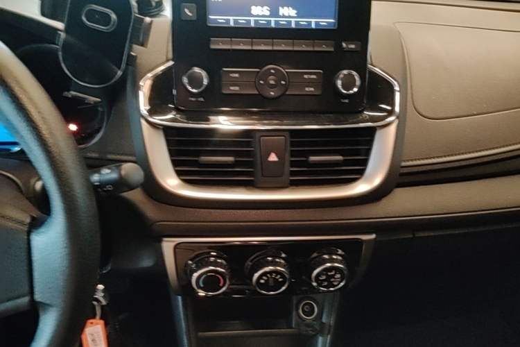 Used Toyota YARiS L Zhi Xuan 2020 1.5L CVT Leading Edition Audio And AC Panel