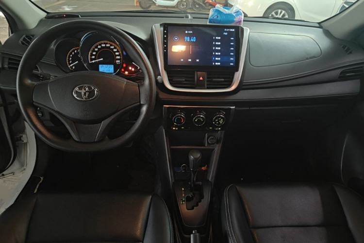 Used Toyota YARiS L Zhi Xuan 2020 1.5L CVT Leading Edition Center Console