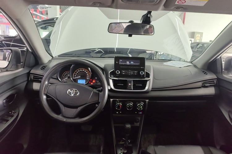 Used Toyota YARiS L Zhi Xuan 2020 X-Trail X 1.5L CVT Leading Edition Center Console