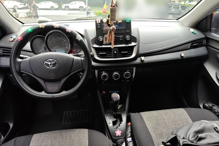 Used Toyota YARiS L Zhi Xuan 2020 X-Trail X 1.5L CVT Leading Edition Center Console