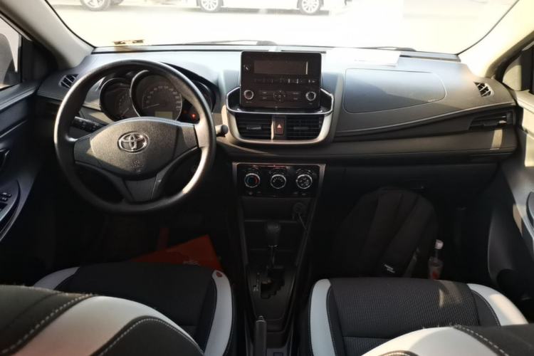 Used Toyota YARiS L Zhi Xuan 2020 X-Trail X 1.5L CVT Leading Edition Center Console