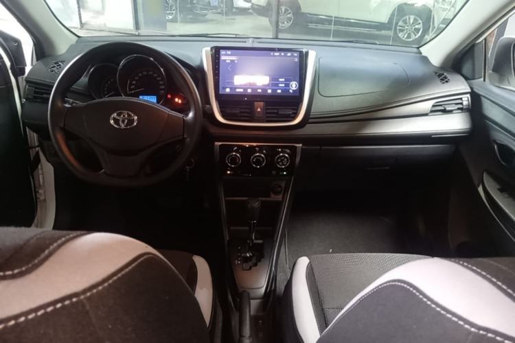 Used Toyota YARiS L Zhi Xuan 2020 X-Trail X 1.5L CVT Leading Edition Center Console