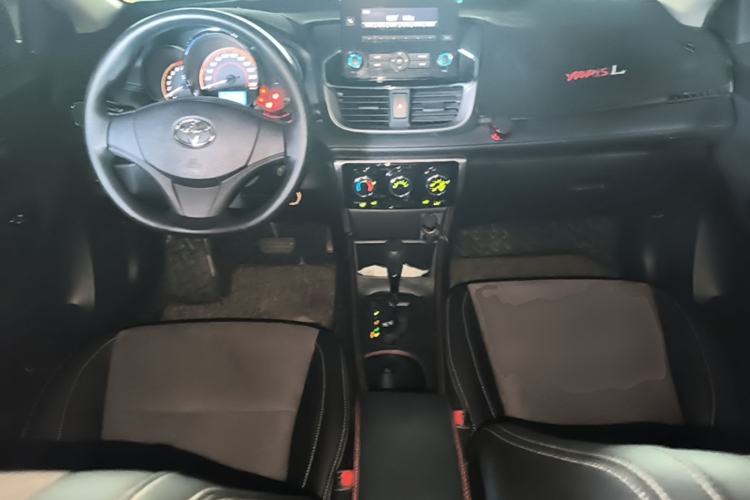 Used Toyota YARiS L Zhi Xuan 2020 X-Trail X 1.5L CVT Leading Edition Center Console