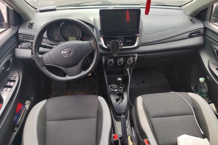 Used Toyota YARiS L Zhi Xuan 2020 X-Trail X 1.5L CVT Leading Edition Center Console