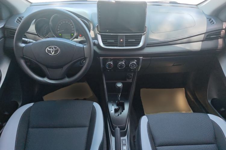 Used Toyota YARiS L Zhi Xuan 2020 1.5L CVT Leading Edition Center Console