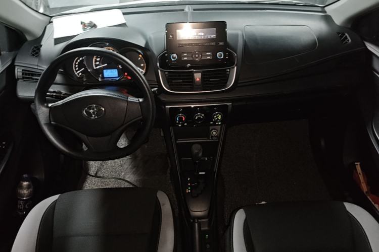 Used Toyota YARiS L Zhi Xuan 2020 X-Trail X 1.5L CVT Leading Edition Center Console