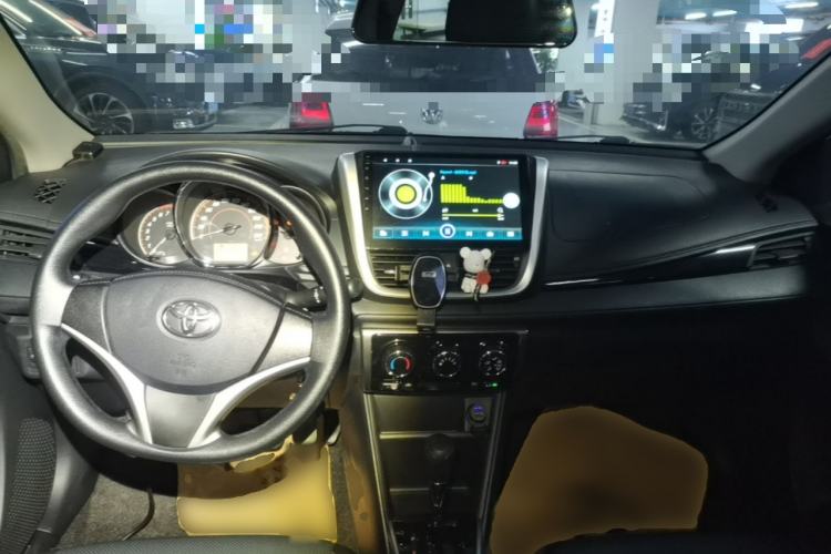 Used Toyota YARiS L Zhi Xuan 2020 X-Trail X 1.5L CVT Luxury Edition Center Console