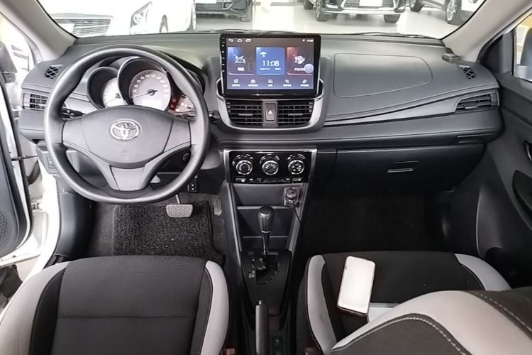 Used Toyota YARiS L Zhi Xuan 2020 X-Trail X 1.5L CVT Leading Edition Center Console