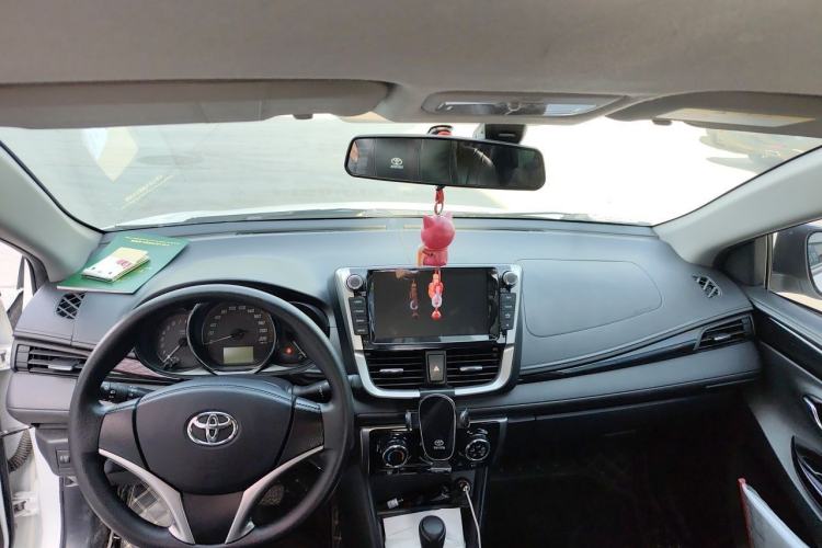 Used Toyota YARiS L Zhi Xuan 2020 X-Trail X 1.5L CVT Luxury Edition Center Console