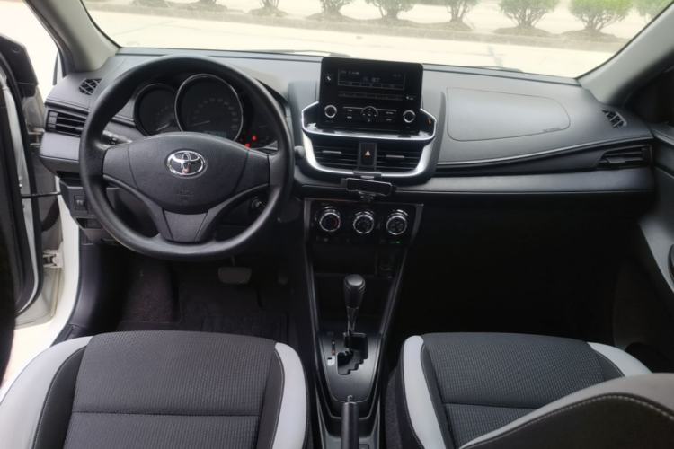 Used Toyota YARiS L Zhi Xuan 2020 1.5L CVT Leading Edition Center Console