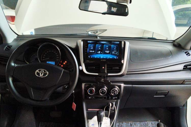 Used Toyota YARiS L Zhi Xuan 2020 1.5L CVT Leading Edition Center Console