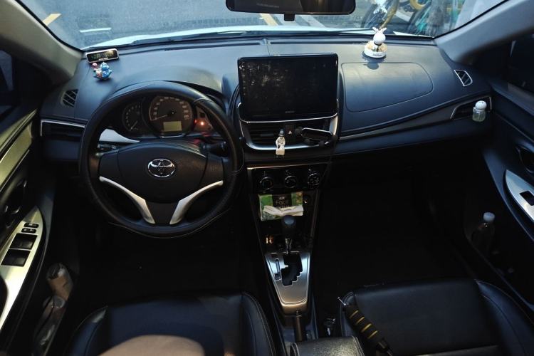 Used Toyota YARiS L Zhi Xuan 2020 X-Trail X 1.5L CVT Leading Edition Center Console