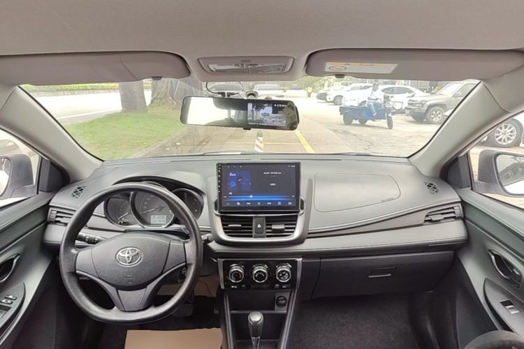 Used Toyota YARiS L Zhi Xuan 2020 X-Trail X 1.5L CVT Leading Edition Center Console