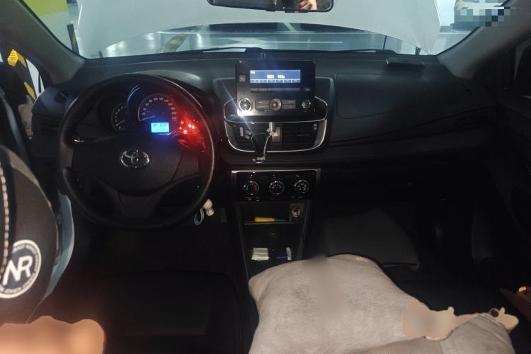 Used Toyota YARiS L Zhi Xuan 2020 X-Trail X 1.5L CVT Leading Edition Center Console