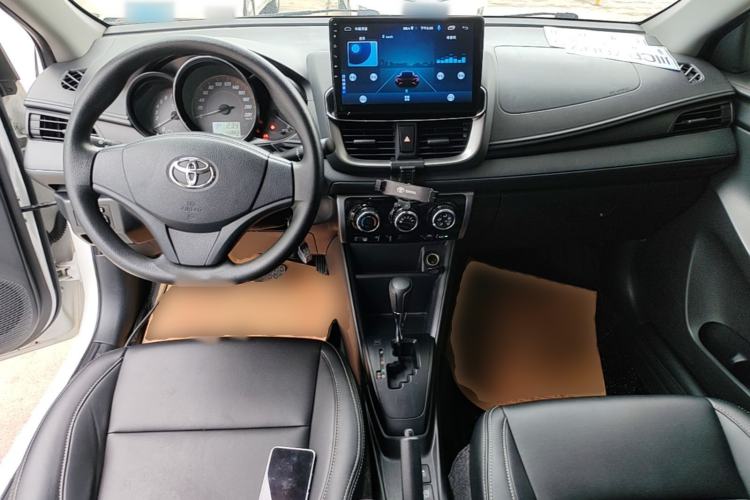 Used Toyota YARiS L Zhi Xuan 2020 1.5L CVT Leading Edition Center Console