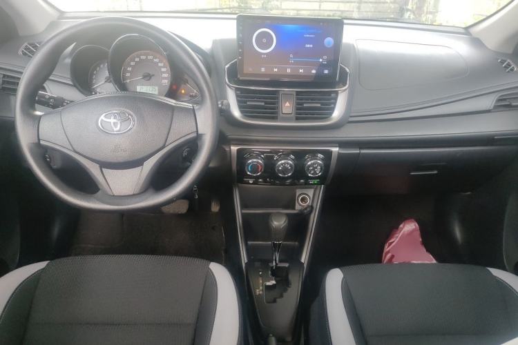 Used Toyota YARiS L Zhi Xuan 2020 X-Trail X 1.5L CVT Leading Edition Center Console