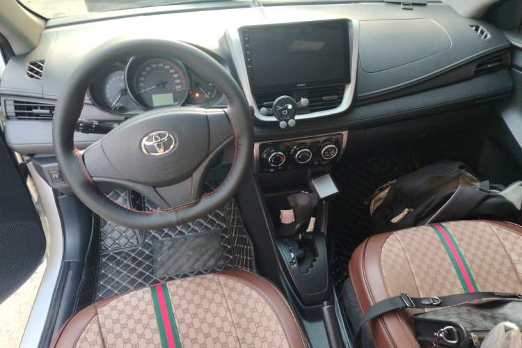 Used Toyota YARiS L Zhi Xuan 2020 X-Trail X 1.5L CVT Leading Edition Center Console