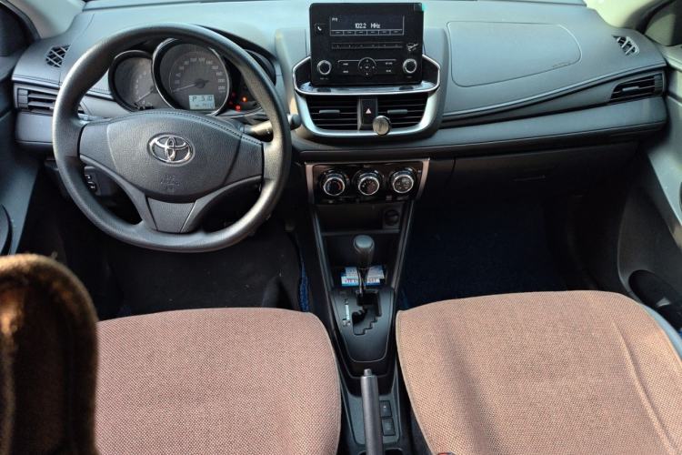Used Toyota YARiS L Zhi Xuan 2020 1.5L CVT Leading Edition Center Console