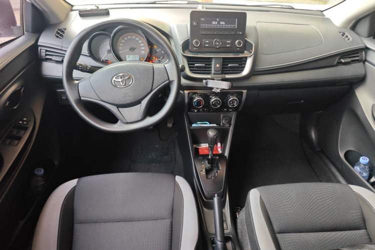 Used Toyota YARiS L Zhi Xuan 2020 1.5L CVT Leading Edition Center Console