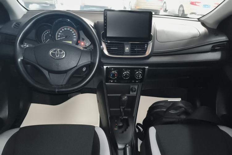 Used Toyota YARiS L Zhi Xuan 2020 X-Trail X 1.5L CVT Leading Edition Center Console