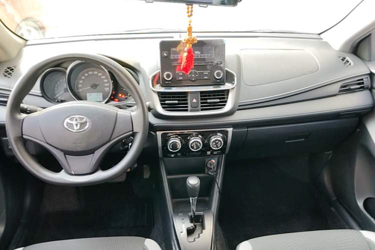 Used Toyota YARiS L Zhi Xuan 2020 1.5L CVT Leading Edition Center Console