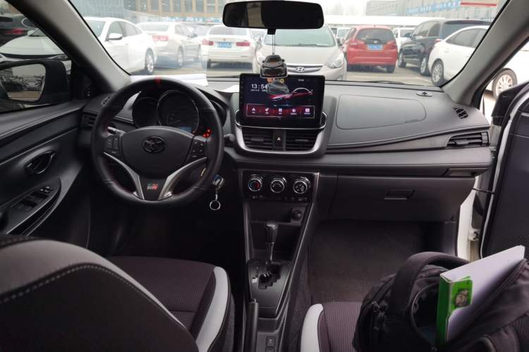 Used Toyota YARiS L Zhi Xuan 2020 1.5L CVT Leading Edition Center Console