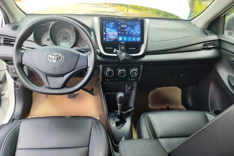Used Toyota YARiS L Zhi Xuan 2020 1.5L CVT Leading Edition Center Console