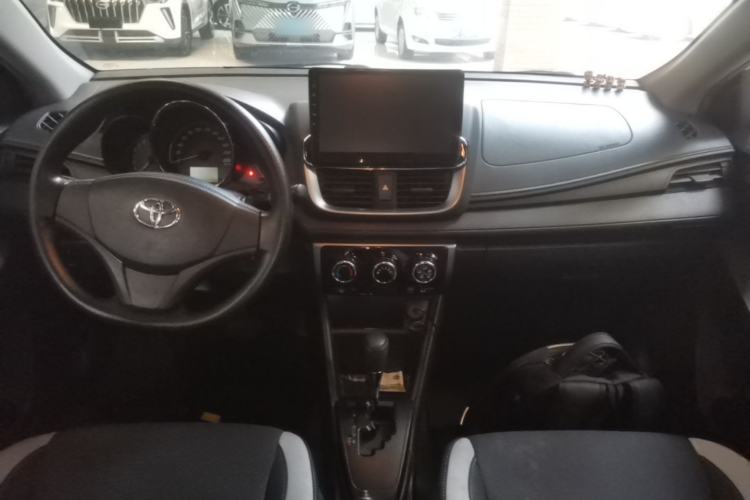 Used Toyota YARiS L Zhi Xuan 2020 1.5L CVT Leading Edition Center Console