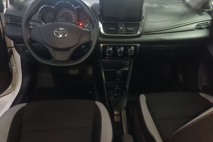 Used Toyota YARiS L Zhi Xuan 2020 X-Trail X 1.5L CVT Leading Edition Center Console