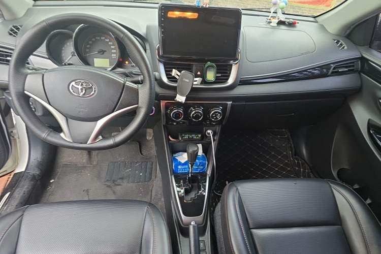 Used Toyota YARiS L Zhi Xuan 2020 X-Trail X 1.5L CVT Luxury Edition Center Console
