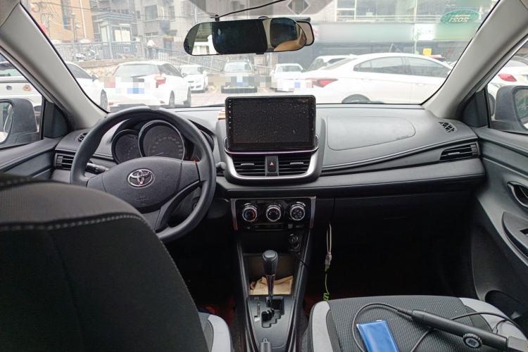 Used Toyota YARiS L Zhi Xuan 2020 X-Trail X 1.5L CVT Leading Edition Center Console