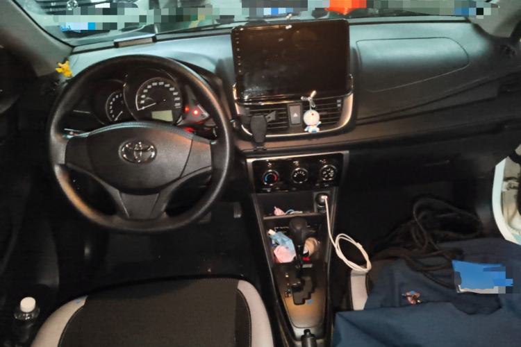 Used Toyota YARiS L Zhi Xuan 2020 1.5L CVT Leading Edition Center Console
