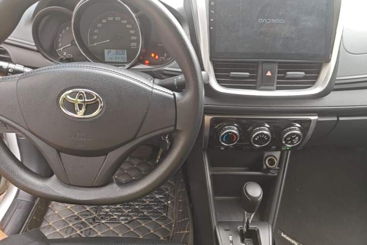 Used Toyota YARiS L Zhi Xuan 2020 X-Trail X 1.5L CVT Leading Edition Center Console